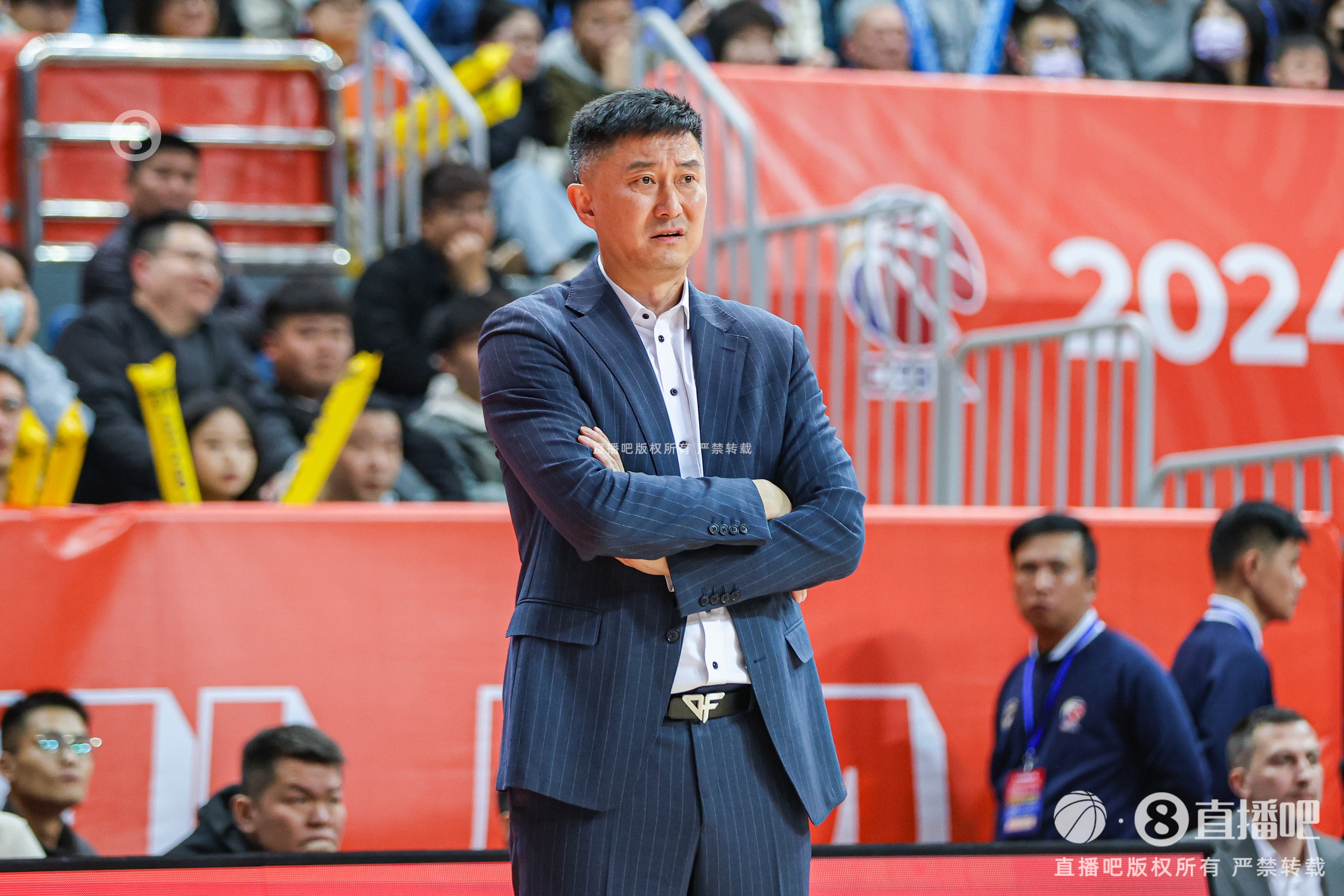 乐鱼电竞-间歇期是否会有外援变动？杜锋：等麦考尔回归 磨合磨合再看