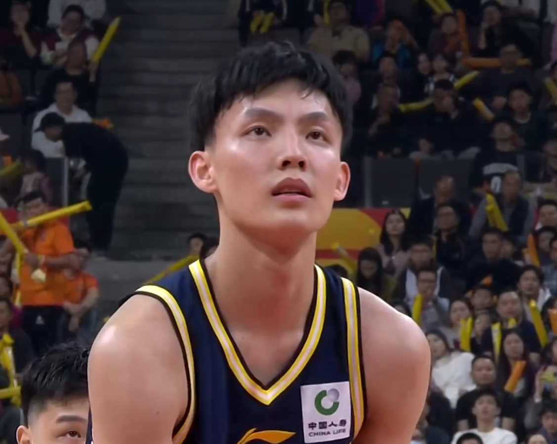 乐鱼app-广东3消息！徐杰伤情更新，杜锋遭外援指控，朱芳雨引援目标曝光